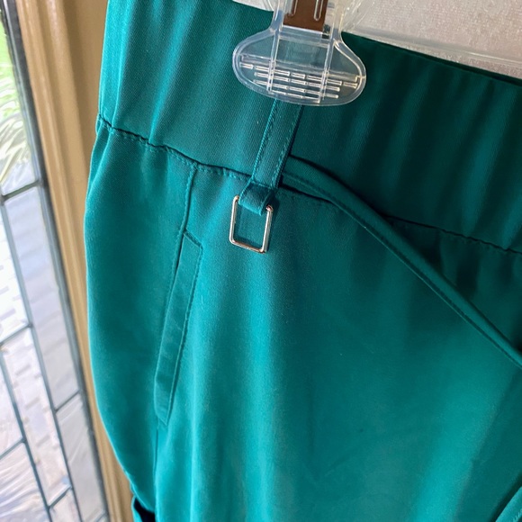 🩺 Grey's Anatomy Signature 2218 Women's Midrise Straight Leg Cargo Pant🩺 NWT - Picture 5 of 16